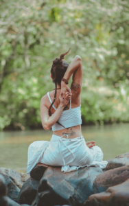 Praticar yoga
